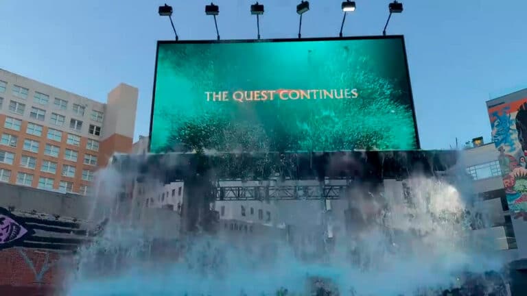 Фанатов удивил билборд «Перси Джексона» с водой и туманом