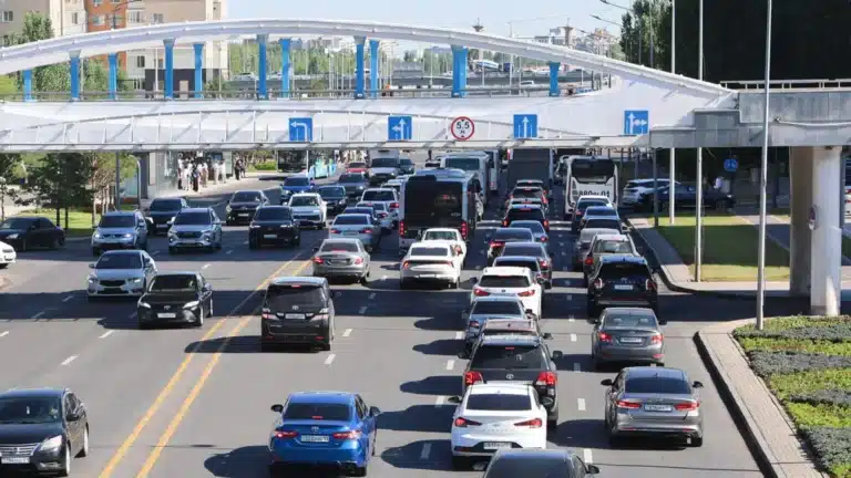 Количество автомобилей в Казахстане достигло почти 5,9 млн