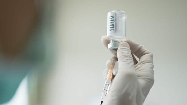 Регистрацию первого казахстанского лекарства от рака перенесли на 2026 год