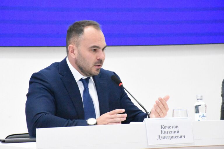 ЛГБТ насихатына тыйым туралы заңды бұзғандар қалай жазаланады