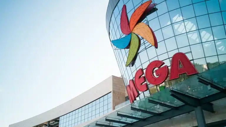 Алматыдағы екі Mega ішіндегі азаматтар шұғыл эвакуацияланды