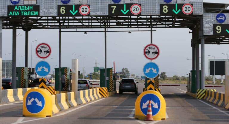 Оплачивать платные дороги станет проще в Казахстане