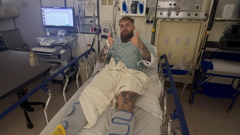 Блогер-боксер Джейк Пол проиграл бой и попал в больницу