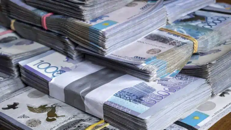 Ұлының еміне 1,3 млрд теңге жинаған ерлі-зайыпты 7 жылға сотталуы мүмкін