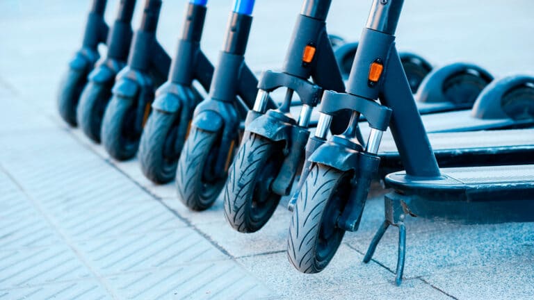 МВД готовит третий, более жесткий пакет поправок по самокатам