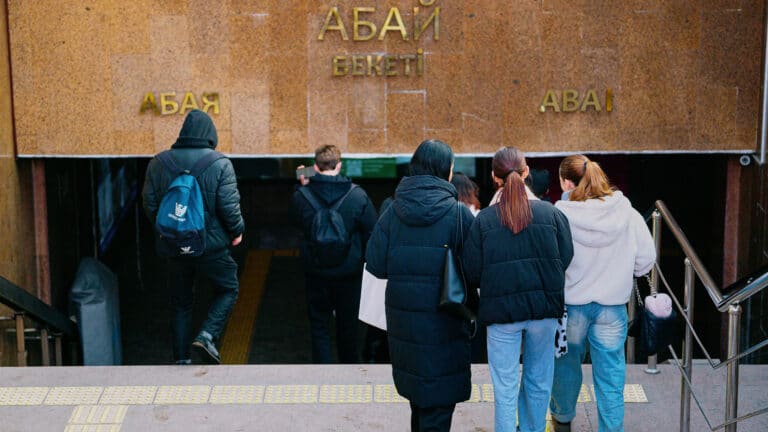 В мегаполисах Казахстана резко увеличился поток пассажиров