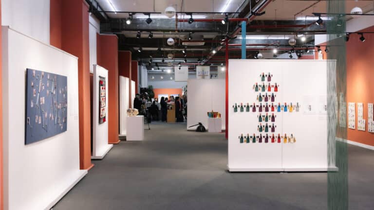 Выставка, посвященная гендерному неравенству и правам женщин открылась в Алматы