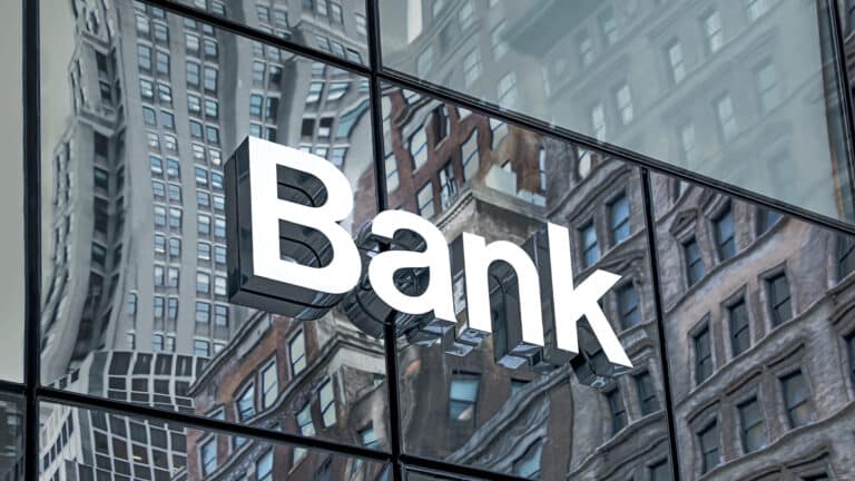 23 банк: қай банк кімге тиесілі