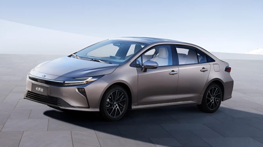 Новая Toyota Corolla с расходом 4 л/100 км вышла в Китае