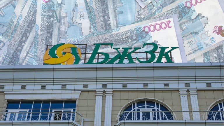 Как, получая минимальную зарплату, можно снять пенсионные излишки – расчеты