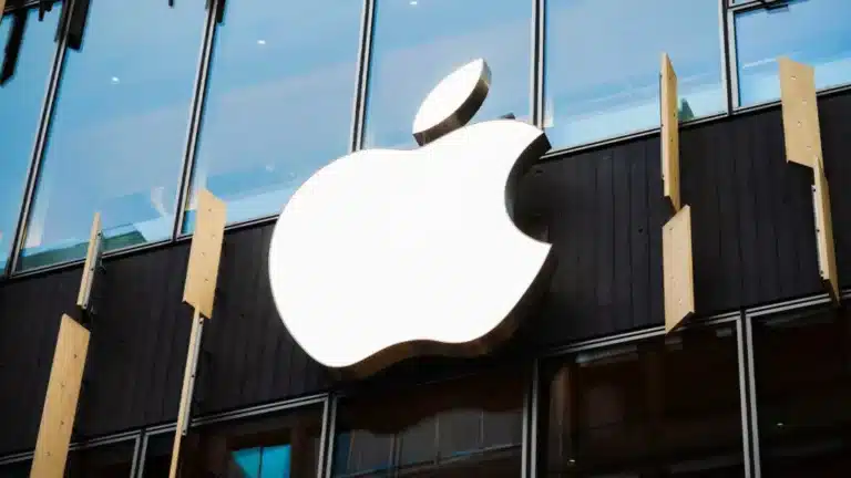 Apple мен Google Қазақстанға киберқауіп туралы ескерту жіберді