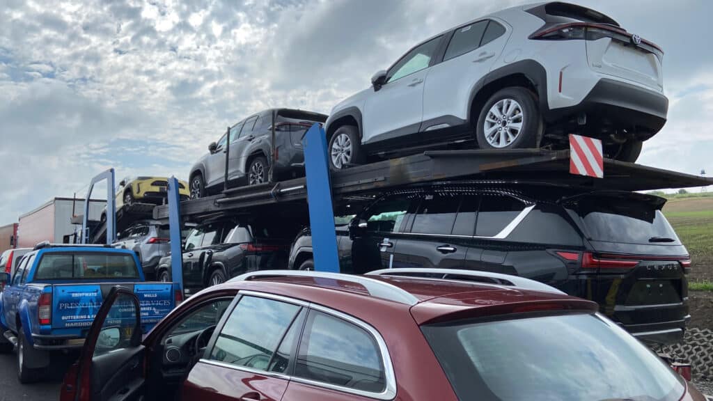 Частным автосалонам запретят ввозить новые машины в Казахстан