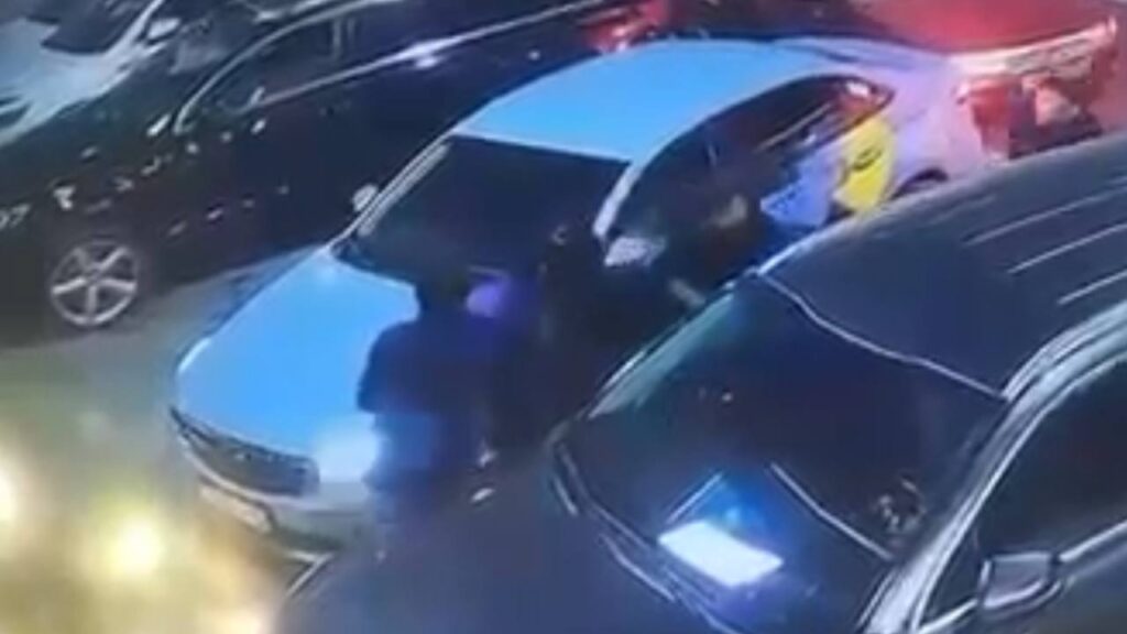 Түркістанда көшеде төбелескен басқарма басшысы жұмысынан қуылды