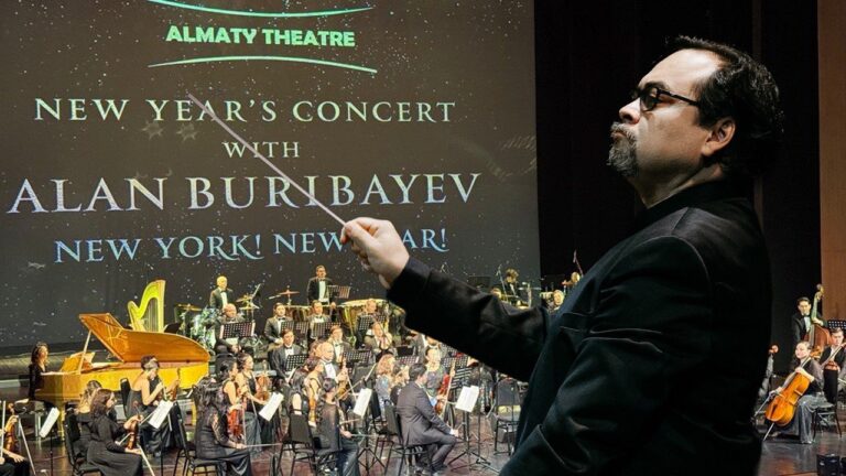 Алан Бурибаев и его новогодние концерты: интервью с дирижером, говорящим со временем