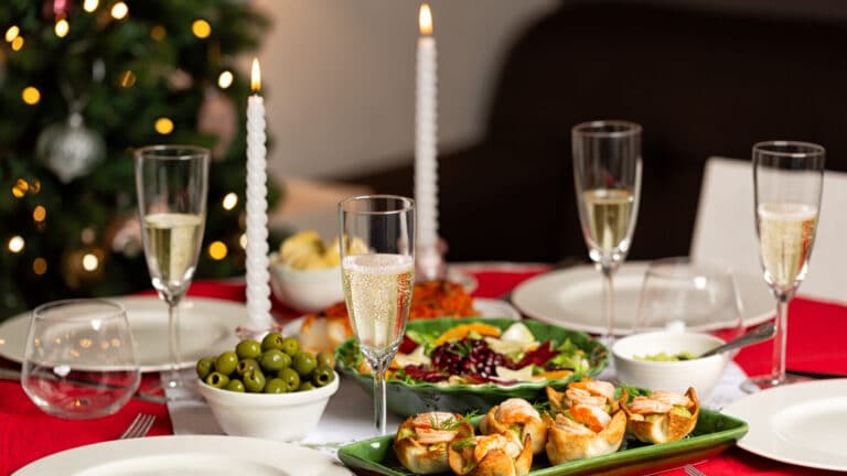 Семья министра торговли потратит до 120 тысяч тенге на новогодний стол