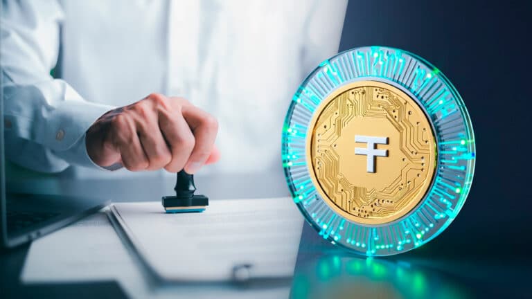 Первый кредит в цифровых тенге выдали в Казахстане через Halyk Bank