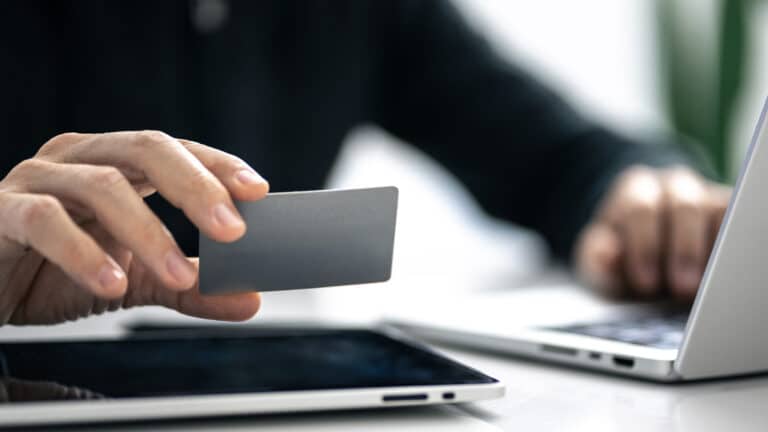 Правила работы с банковскими счетами изменят для казахстанцев