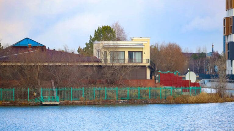 В Астане строят новый мост у бывшего особняка Дариги Назарбаевой