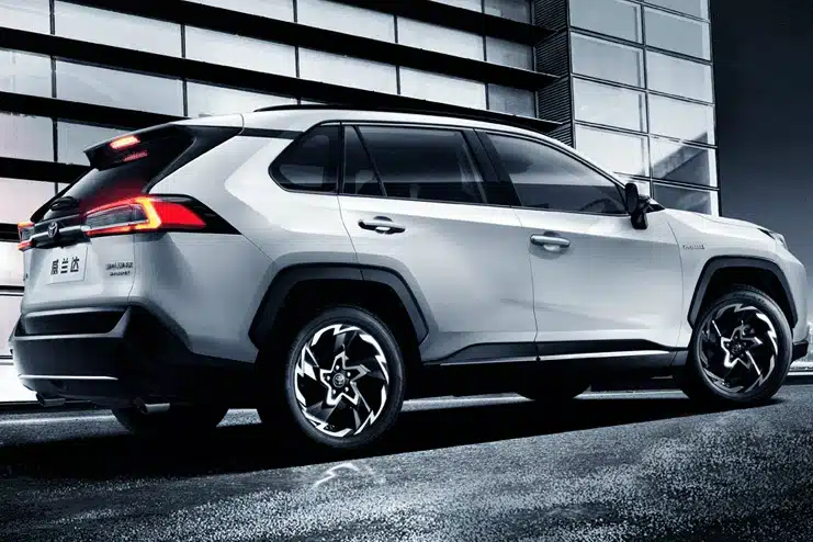 Toyota Wildlander: RAV4-тің қытайлық баламасы несімен ерекшеленеді, қанша тұрады