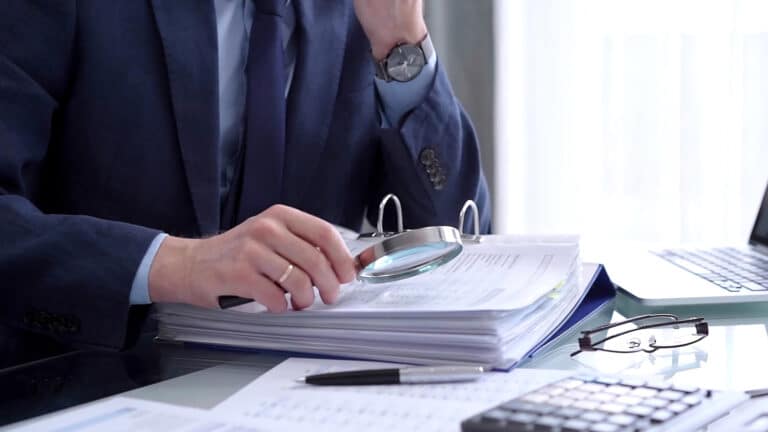 Налоговики с 2026 года начнут рейды организаций из-за иностранного финансирования