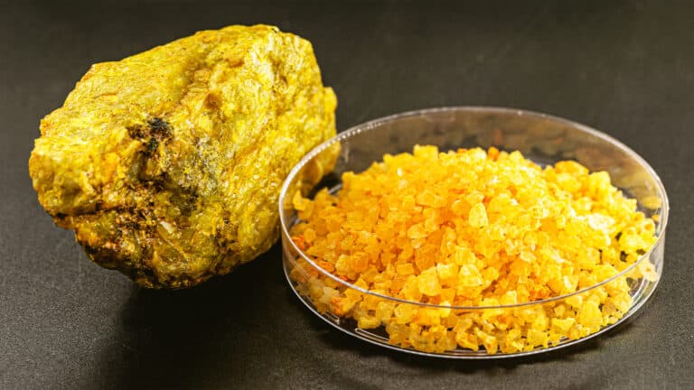 Казахстан будет поставлять уран для атомных станций Японии