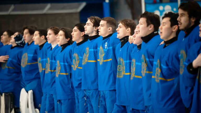 Казахстан с разницей в 8 шайб разгромил Францию на молодежном ЧМ по хоккею