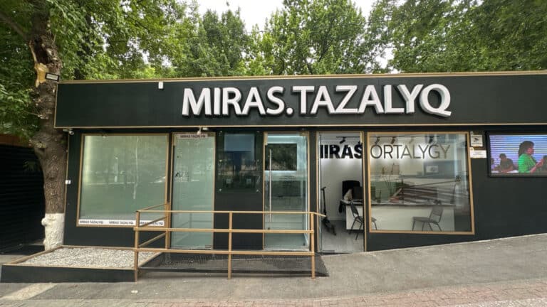 Шымкентские прозрачные туалеты признали лучшими в мире