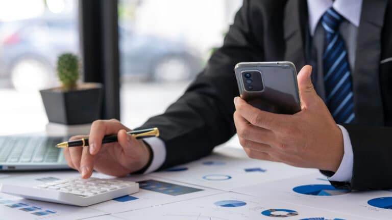 Банкиры в Казахстане рискуют потерять работу: новый тренд