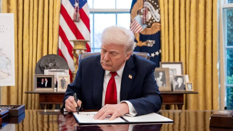 Trump bars states from regulating AI, citing global competition