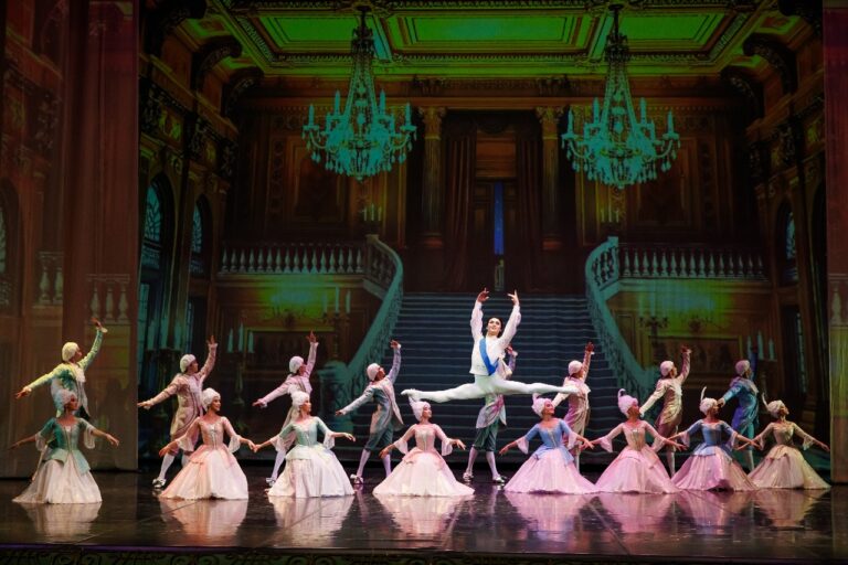 Балет «Золушка» показали в Алматы после долгого перерыва