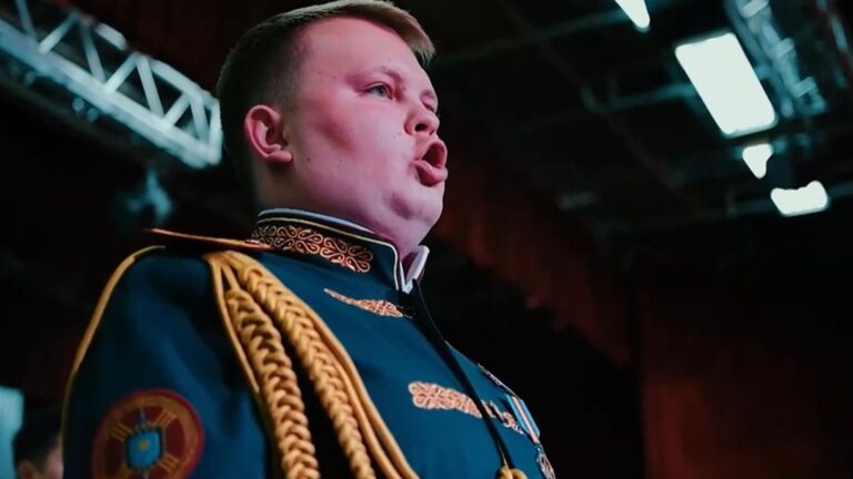 Қазақ әндерін орындайтын ефрейтор Александр TikTok жұлдызына айналды