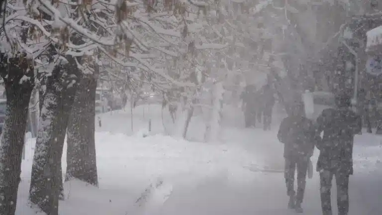 Казгидромет объявил штормовые предупреждения в 15 регионах