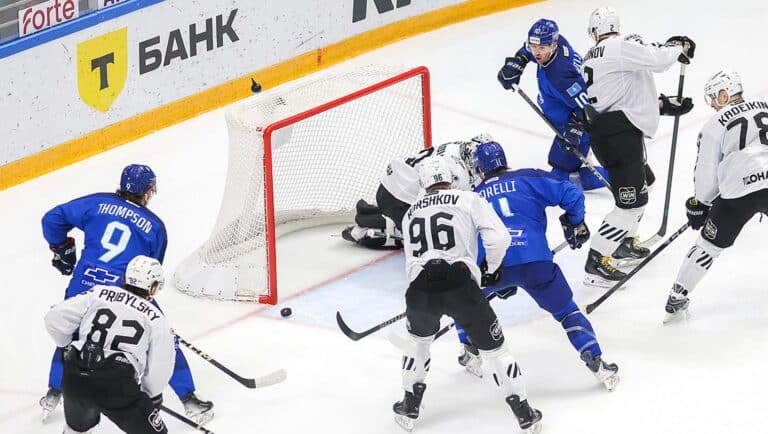 «Трактор» казахстанца Евгения Корешкова победил на «Барыс Арене»