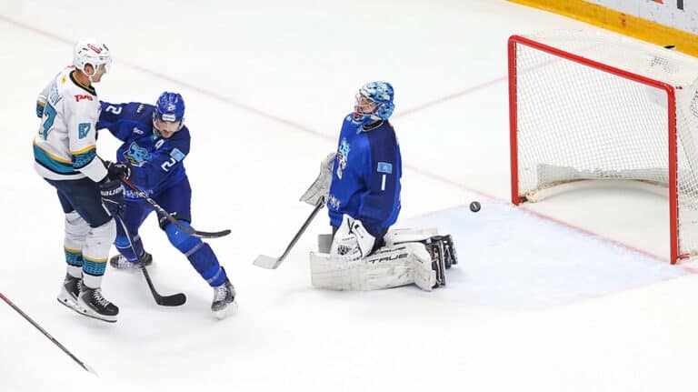 Хоккейный «Сочи» победил на «Барыс Арене» впервые за восемь лет