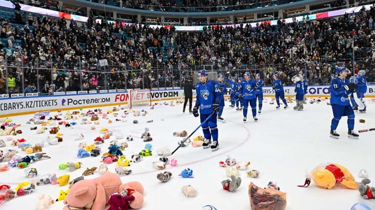 «Барыс» «мишкопадом» попрощался со своими зрителями до 15 января