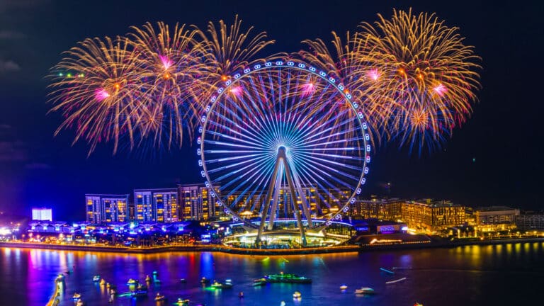 Праздничные фейерверки в Дубае: откуда смотреть