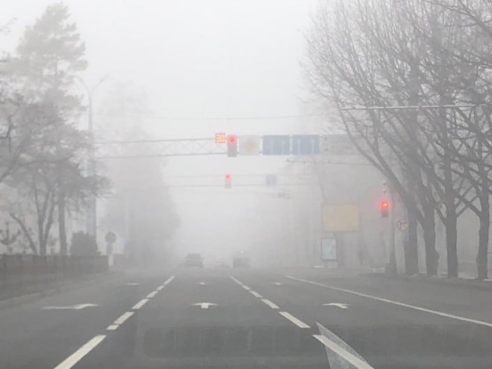 Қалың тұманға байланысты Алматы-Қонаев тас жолы жабылды