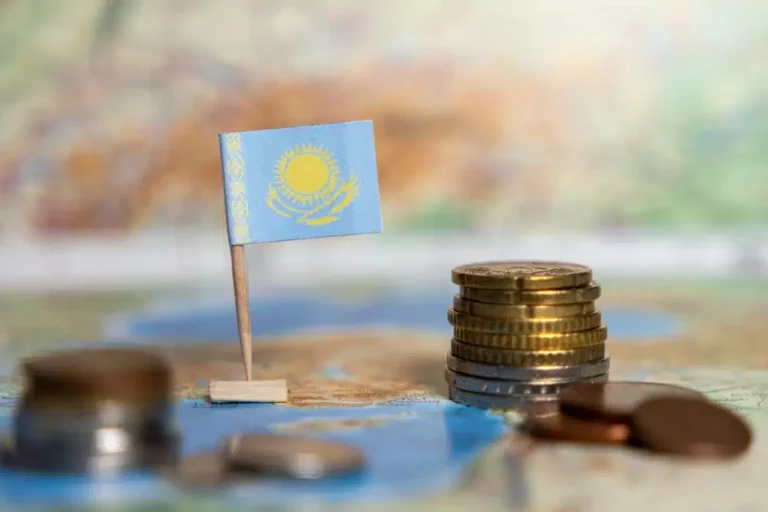 Бектеновтің беткеұстар көрсеткіші: Үкімет экономика өсімі 6,4% деп есеп берді