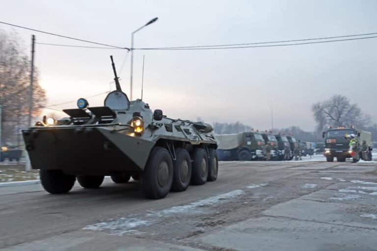 Воинские части Казахстана привели в высшую степень боевой готовности