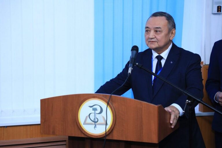 Работники в РК страдают от болезней позвоночника и легких, тугоухости и виброболезни