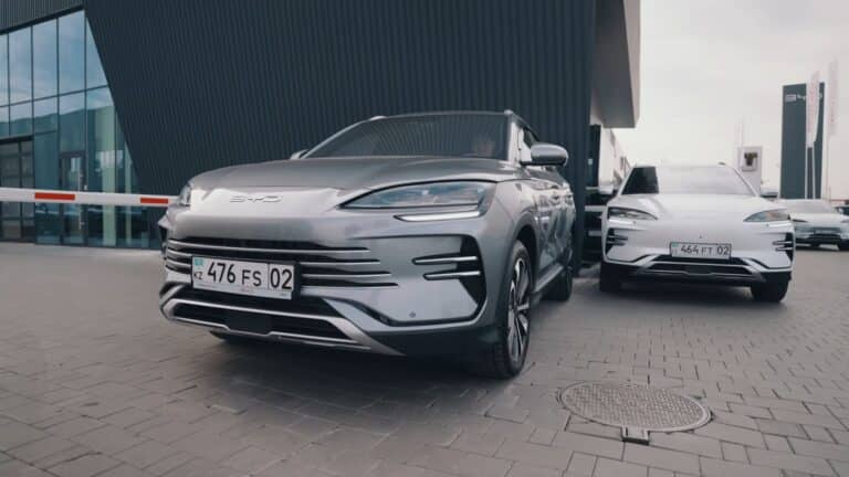 Электрический и гибридный BYD Song Plus сравнили на трассе Алматы – Шымкент