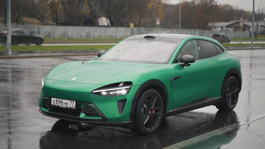 Блогер Эрик Давидович протестировал Xiaomi YU7 и сравнил с Porsche