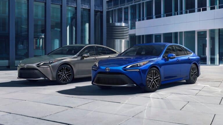 Toyota Mirai с запасом хода 646 км на водороде выйдет в 2026 году