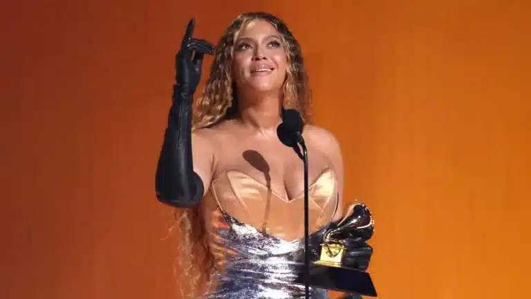 Американдық әнші Beyonce миллиардер болды