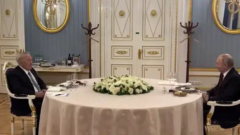 Нұрсұлтан Назарбаев Мәскеуде Владимир Путинмен кездесті