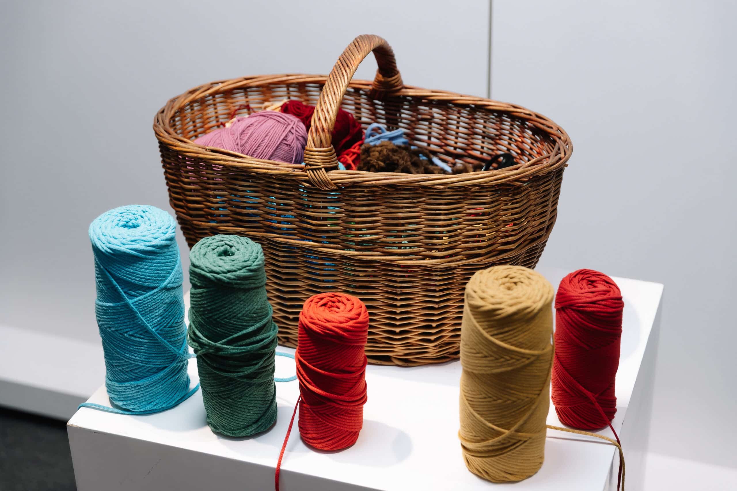 Выставка, посвященная гендерному неравенству и правам женщин открылась в Алматы