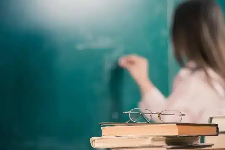 Мұғалімдерге сыйақы неге бәріне бірдей берілмейді – министрлік түсіндірді