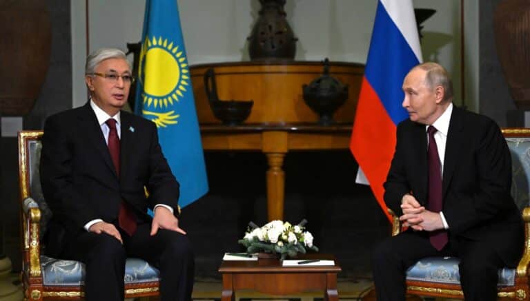 Тоқаев Петерборда Путинмен кездесті