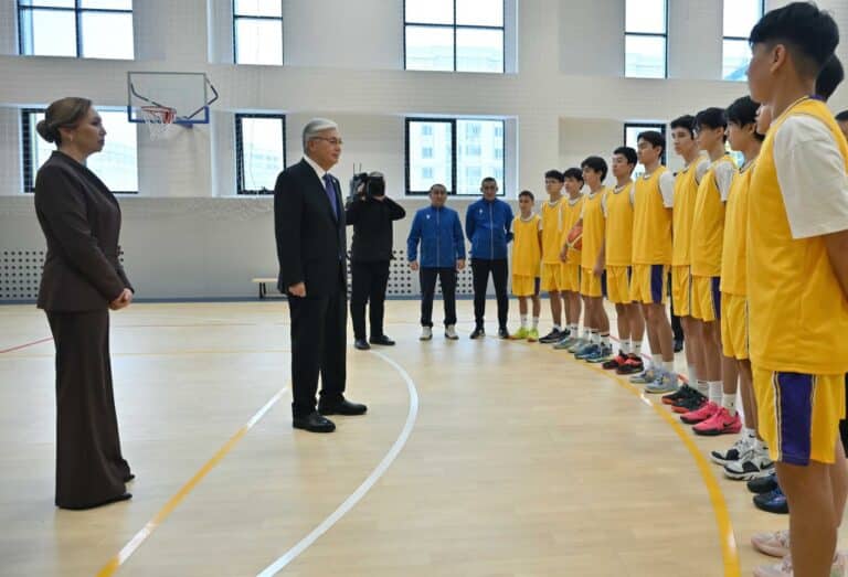 Токаев посетил многофункциональный комплекс Tanym