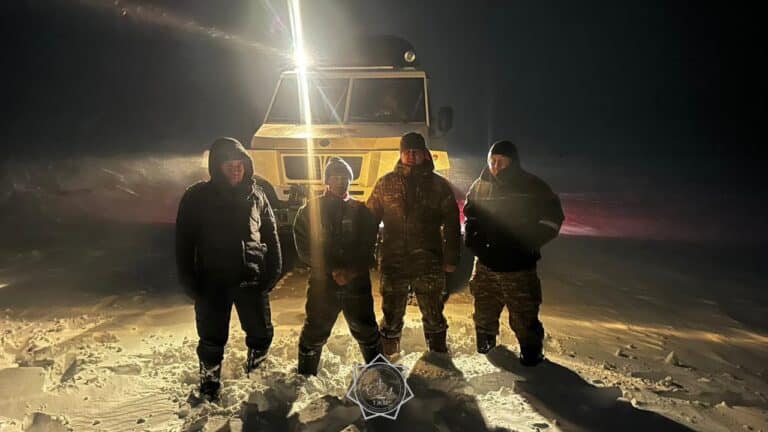 В ЗКО пастух чуть не остался встречать Новый год в степи в буран